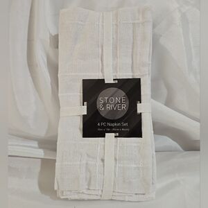 NWT Stone & River 4 Piece Napkin Set Cotton White 18 X 18 In